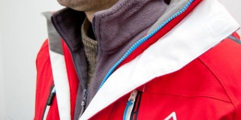Trek aan teen die koue