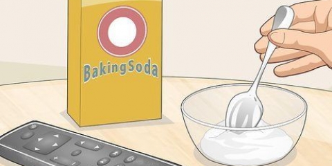 Maak klewerige plastiek skoon