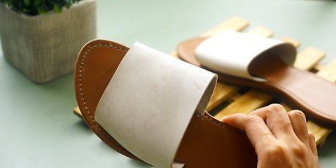 Skoonmaak leer sandale