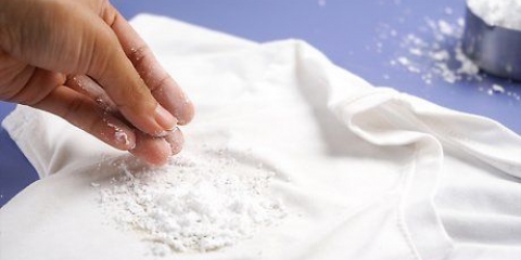 Verwyder olievlekke met koeksoda