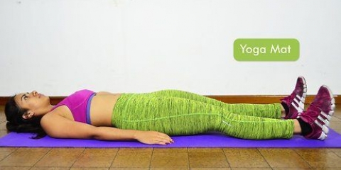 Doen omgekeerde crunches