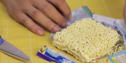 Ramen noedels in die magnetron voorberei