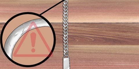 Identifiseer platinum en silwer juweliersware