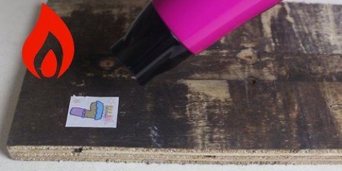 Verwyder plakkers van hout