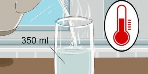 Maak waterstof en suurstof deur elektrolise