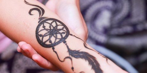 Zorgen vir 'n hennatatoeage