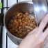 Maak amandelmeel of amandelmeel