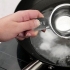 Smeer 'n kleefvrye pan weer